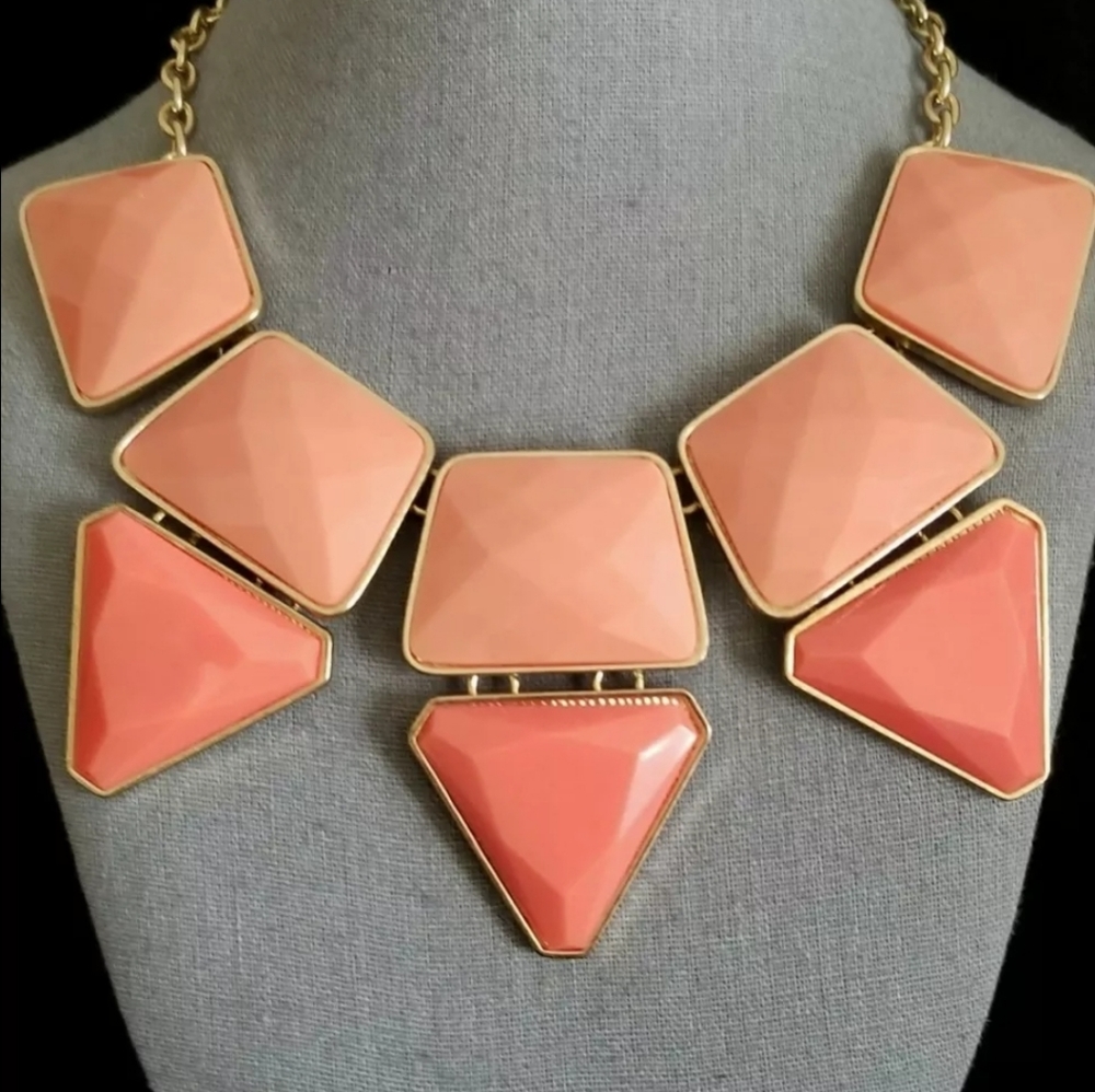 DESIGNER MIKA GEOMETRIC LUCITE STATEMENT NECKLACE